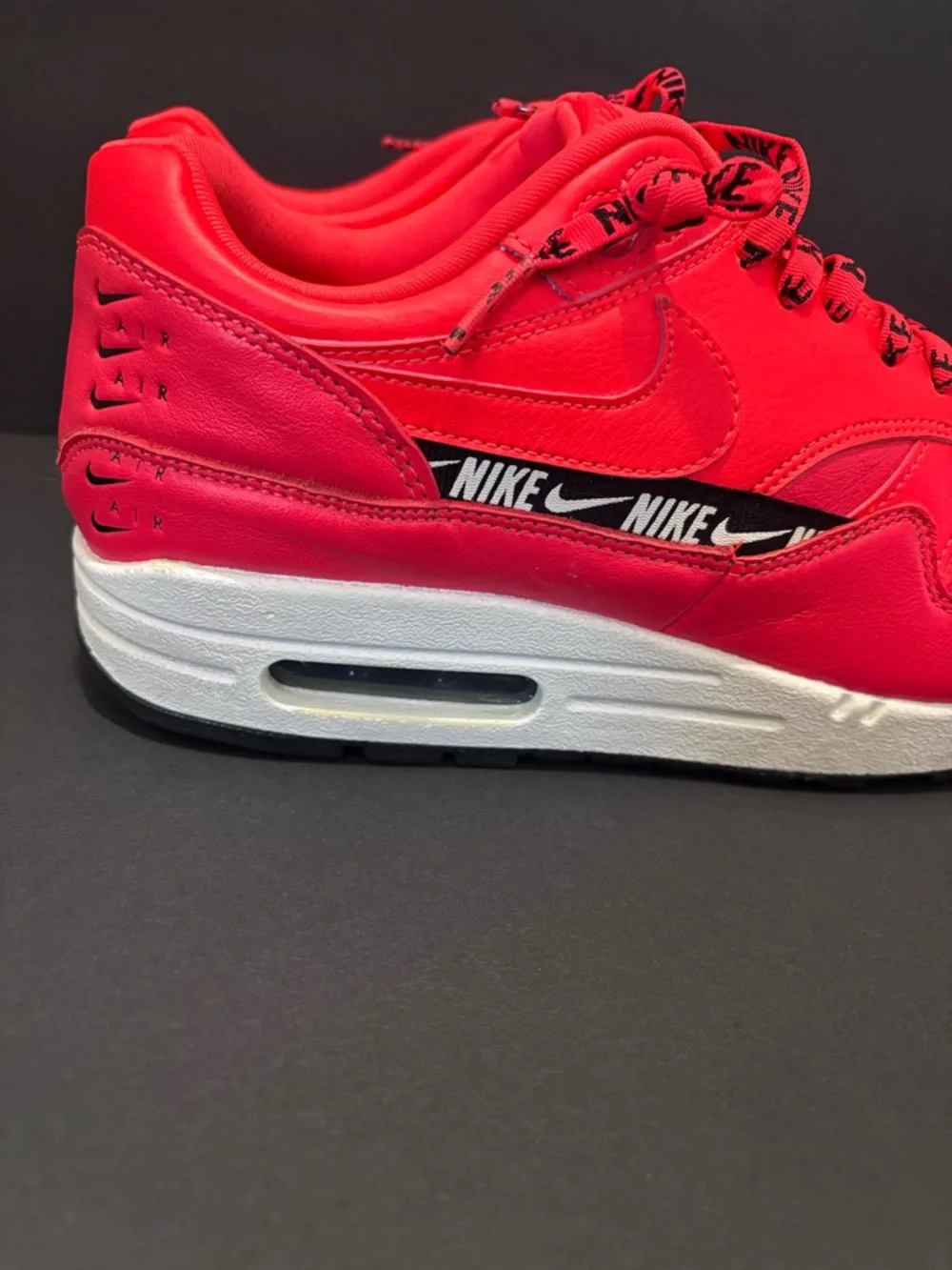 Nike Women’s Air Max 1 SE 8.5 W / 7 M - Bright Crimson - Picture 10 of 14